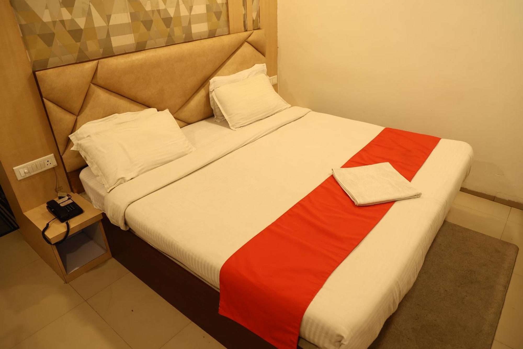 Hotel Bhubaneswari Classic Brahmapur Exteriér fotografie