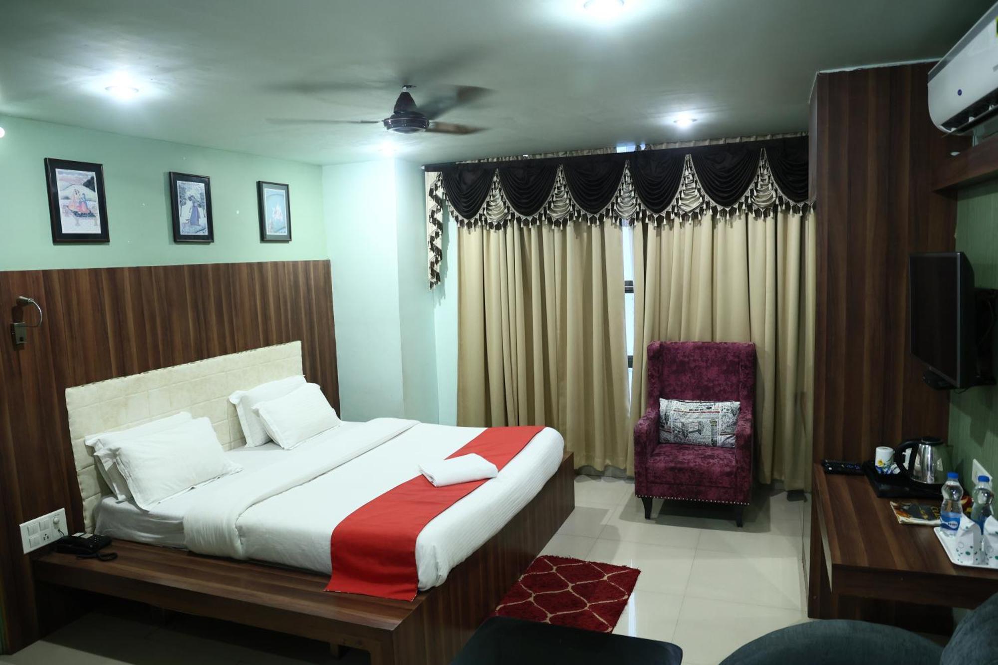 Hotel Bhubaneswari Classic Brahmapur Exteriér fotografie