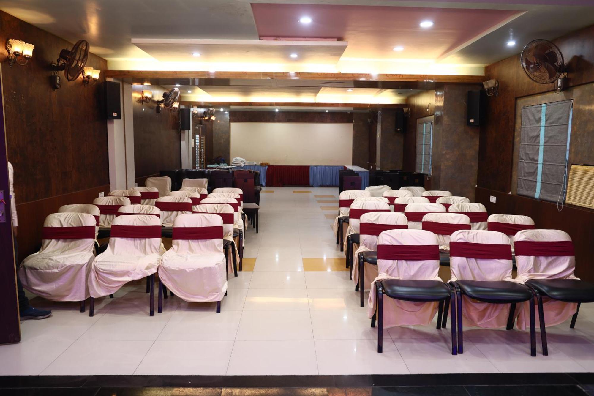 Hotel Bhubaneswari Classic Brahmapur Exteriér fotografie